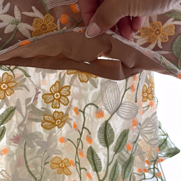 Elliatt EXPERIENCE TIERED MAXI DRESS IN MULTI worn once - Picture 10 of 11